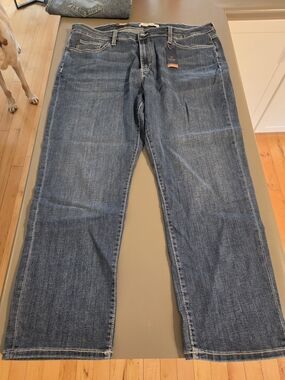 Denver Hayes Men's Washed Blue Relaxed Jeans